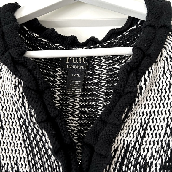Bold black and white Pure knit sweater.  Fits L/XL. - Picture 2 of 5